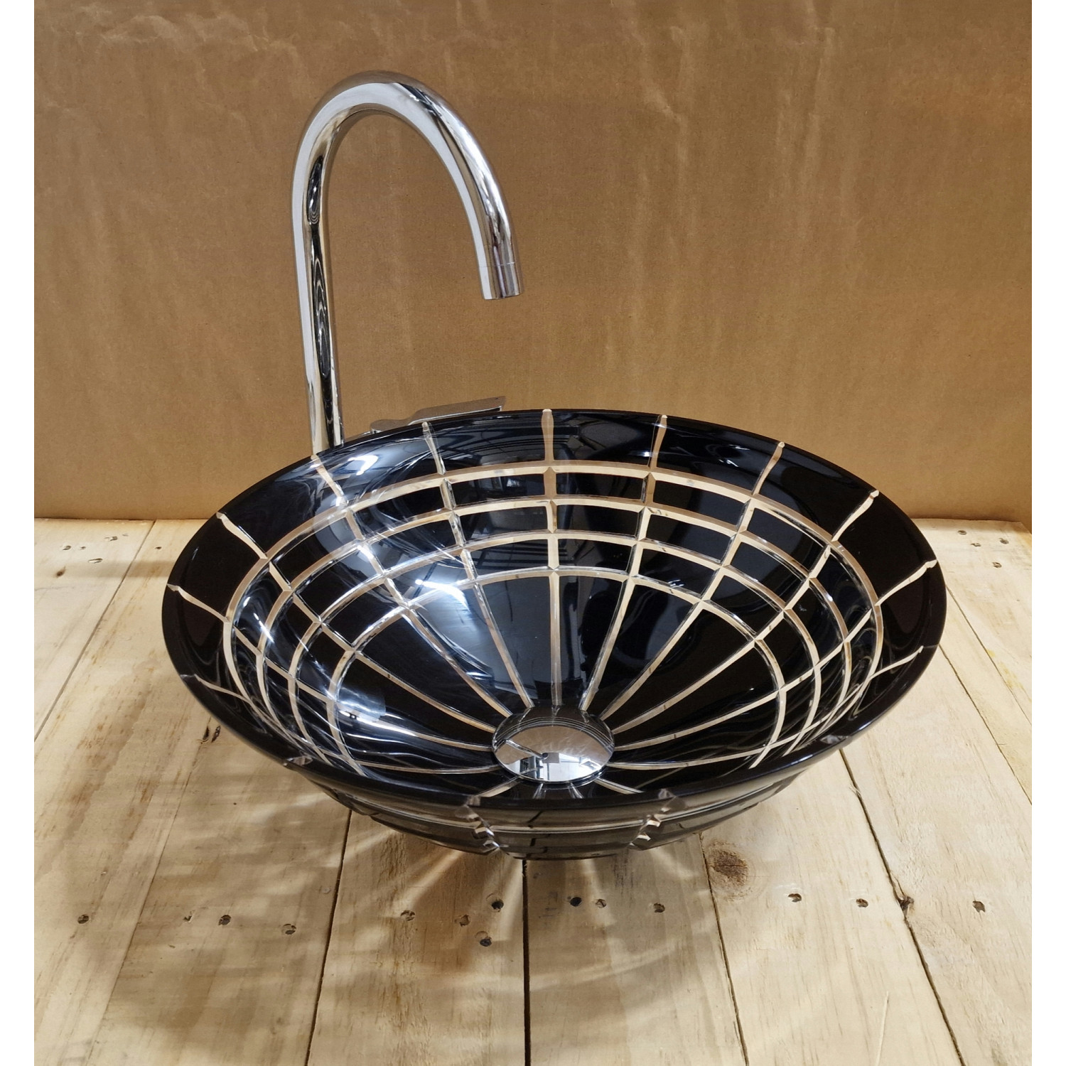 Skleněné designové umyvadlo "Black Diamond Beauty" U 005