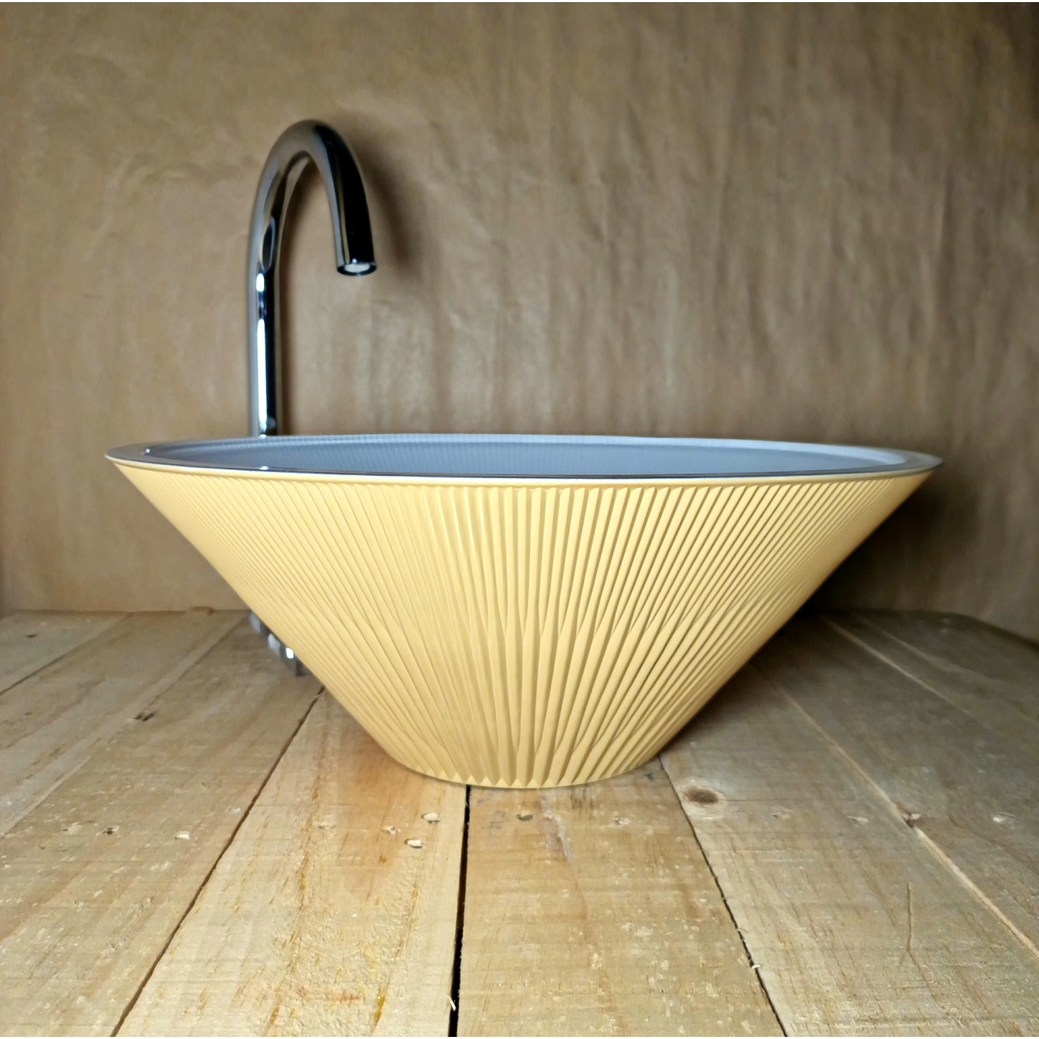 Skleněné umyvadlo s unikátním kónickým tvarem U 016 foto5